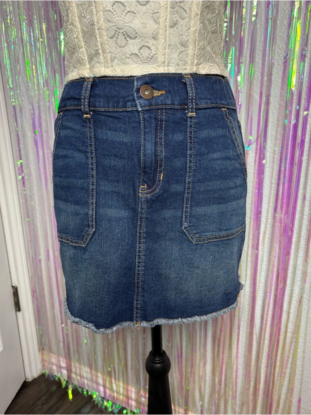 No Boundaries Dark Wash Blue Denim Mini Skirt W/ Front Pockets & Frayed Hem